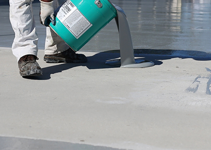 Tremco Vulkem 350NF Base Coat pouring, A Single-Component, Low Odour, Low VOC, Urethane Membrane